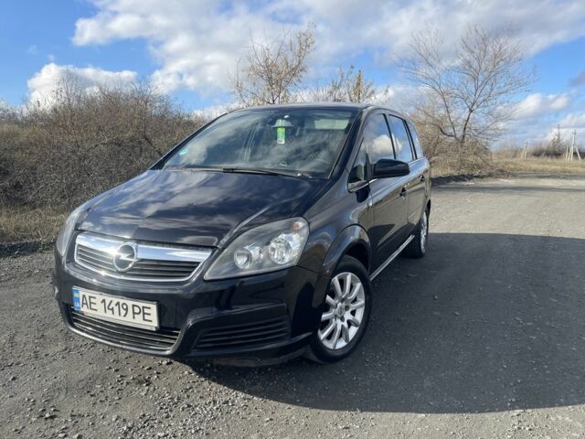 Чорний Опель Зафіра, об'ємом двигуна 2.2 л та пробігом 225 тис. км за 5500 $, фото 1 на Automoto.ua