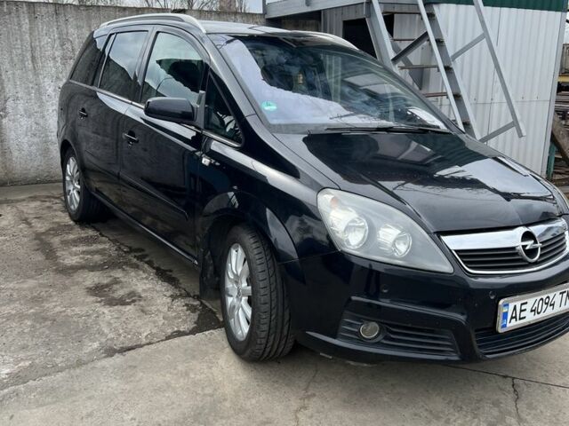 Черный Опель Зафира, объемом двигателя 2.2 л и пробегом 258 тыс. км за 4000 $, фото 1 на Automoto.ua