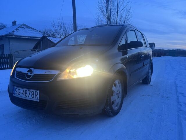 Черный Опель Зафира, объемом двигателя 0 л и пробегом 373 тыс. км за 2000 $, фото 1 на Automoto.ua