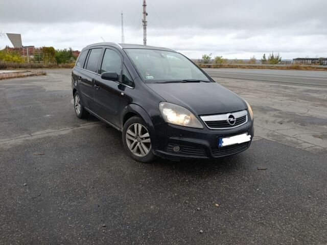 Черный Опель Зафира, объемом двигателя 1.9 л и пробегом 240 тыс. км за 2800 $, фото 1 на Automoto.ua