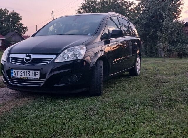 Черный Опель Зафира, объемом двигателя 1.7 л и пробегом 222 тыс. км за 6900 $, фото 1 на Automoto.ua
