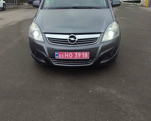 Коричневий Опель Зафіра, об'ємом двигуна 1.7 л та пробігом 232 тис. км за 8200 $, фото 1 на Automoto.ua