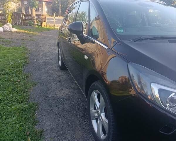 Коричневый Опель Зафира, объемом двигателя 2 л и пробегом 230 тыс. км за 10608 $, фото 1 на Automoto.ua