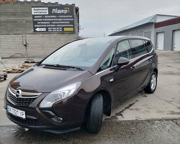 Коричневый Опель Зафира, объемом двигателя 1.6 л и пробегом 211 тыс. км за 9500 $, фото 1 на Automoto.ua