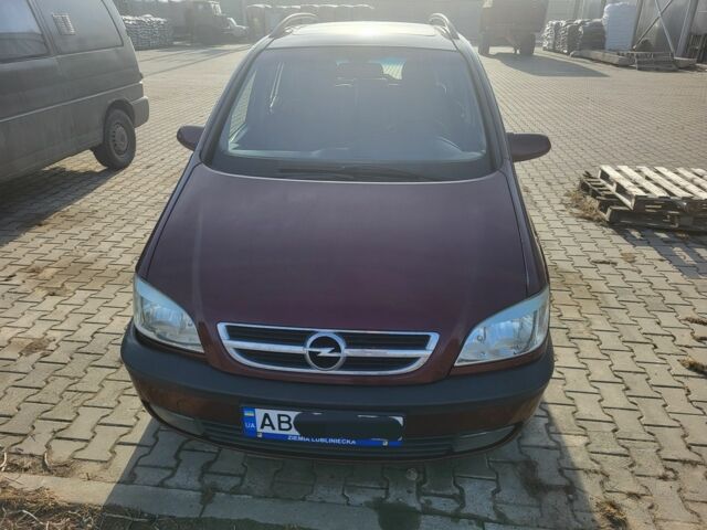 Красный Опель Зафира, объемом двигателя 1.8 л и пробегом 295 тыс. км за 2374 $, фото 1 на Automoto.ua