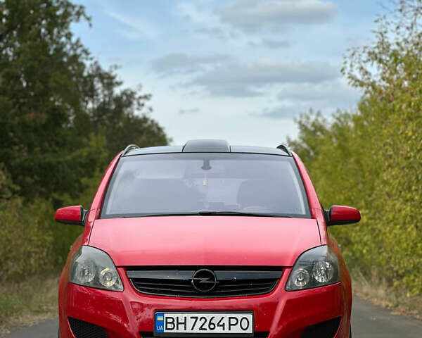 Красный Опель Зафира, объемом двигателя 1.7 л и пробегом 310 тыс. км за 7800 $, фото 1 на Automoto.ua
