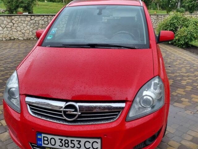 Красный Опель Зафира, объемом двигателя 0 л и пробегом 300 тыс. км за 6000 $, фото 1 на Automoto.ua