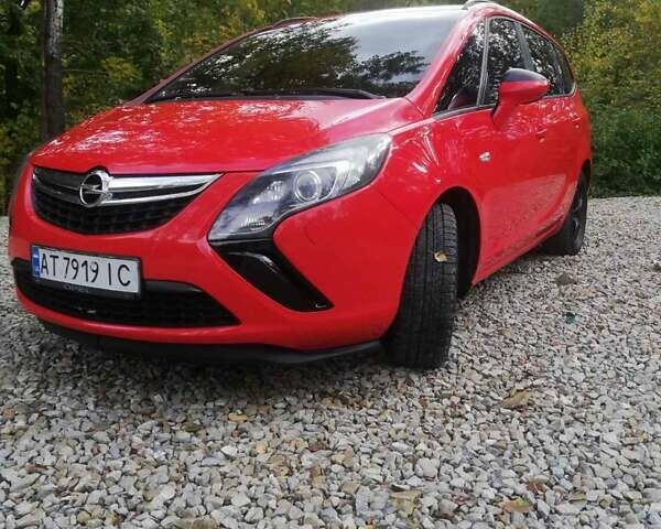 Червоний Опель Зафіра, об'ємом двигуна 1.96 л та пробігом 295 тис. км за 7200 $, фото 1 на Automoto.ua