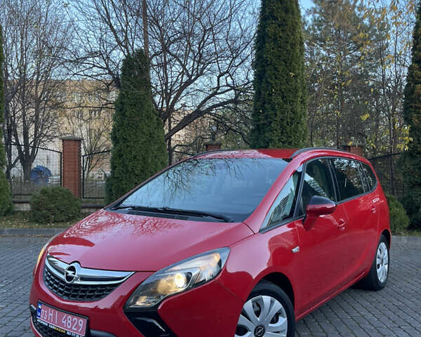 Красный Опель Зафира, объемом двигателя 1.6 л и пробегом 146 тыс. км за 10699 $, фото 1 на Automoto.ua