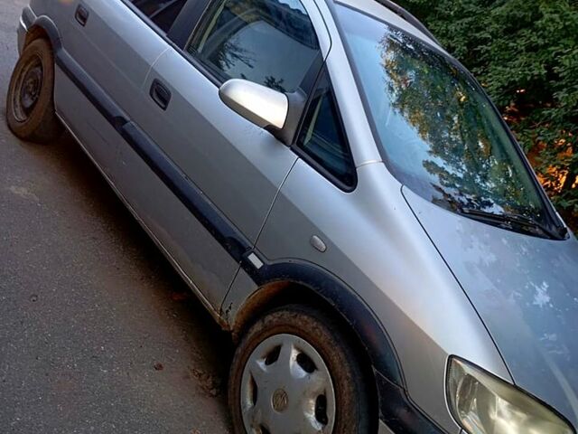 Опель Зафира, объемом двигателя 2 л и пробегом 350 тыс. км за 1200 $, фото 1 на Automoto.ua