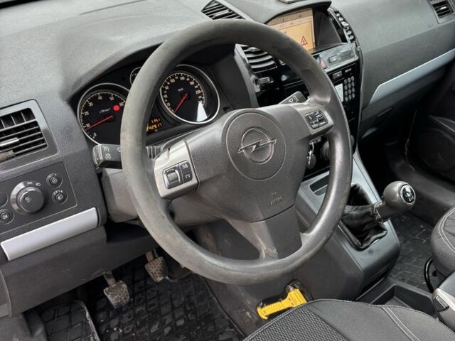 Опель Зафира, объемом двигателя 0 л и пробегом 246 тыс. км за 4200 $, фото 1 на Automoto.ua