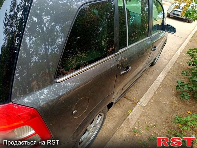 Опель Зафира, объемом двигателя 1.9 л и пробегом 300 тыс. км за 5200 $, фото 1 на Automoto.ua