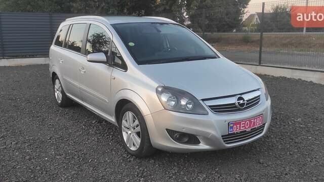 Опель Зафира, объемом двигателя 0 л и пробегом 238 тыс. км за 6000 $, фото 1 на Automoto.ua