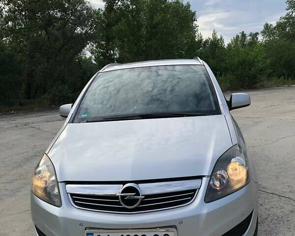 Опель Зафира, объемом двигателя 1.8 л и пробегом 235 тыс. км за 7400 $, фото 1 на Automoto.ua