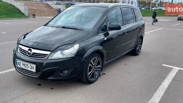 Опель Зафира, объемом двигателя 1.7 л и пробегом 250 тыс. км за 7300 $, фото 1 на Automoto.ua