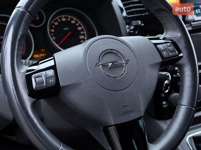 Опель Зафира, объемом двигателя 0 л и пробегом 195 тыс. км за 8300 $, фото 1 на Automoto.ua