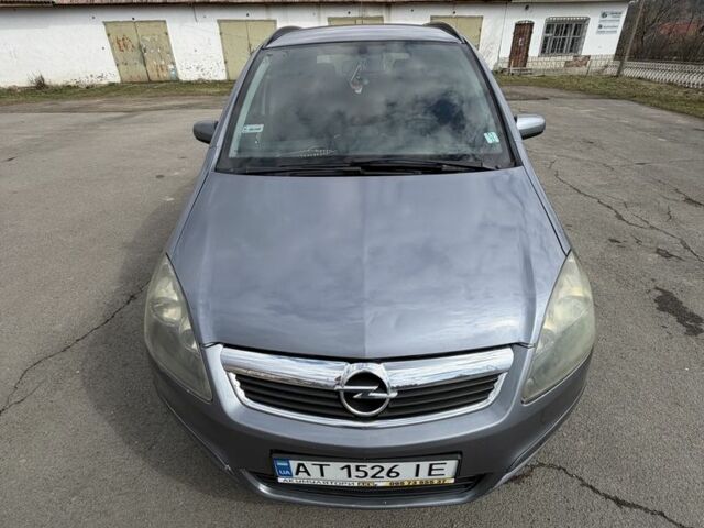 Сірий Опель Зафіра, об'ємом двигуна 1.9 л та пробігом 300 тис. км за 4900 $, фото 1 на Automoto.ua
