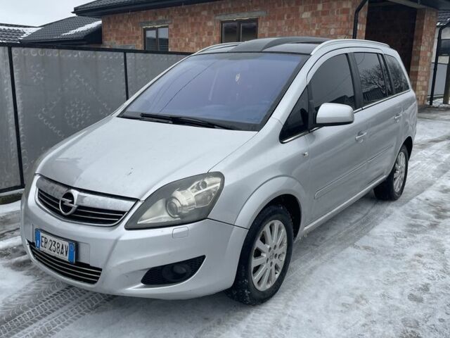 Серый Опель Зафира, объемом двигателя 0 л и пробегом 250 тыс. км за 2445 $, фото 1 на Automoto.ua