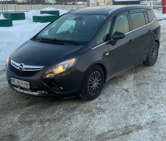 Серый Опель Зафира, объемом двигателя 1.6 л и пробегом 240 тыс. км за 8600 $, фото 1 на Automoto.ua