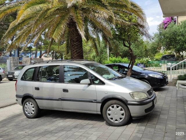 Сірий Опель Зафіра, об'ємом двигуна 1.8 л та пробігом 424 тис. км за 3200 $, фото 1 на Automoto.ua