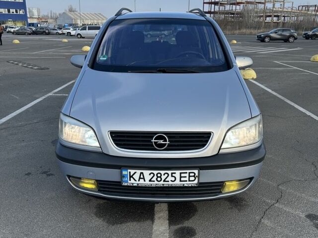 Серый Опель Зафира, объемом двигателя 2 л и пробегом 412 тыс. км за 3200 $, фото 1 на Automoto.ua