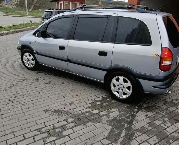 Сірий Опель Зафіра, об'ємом двигуна 1.8 л та пробігом 307 тис. км за 3000 $, фото 1 на Automoto.ua