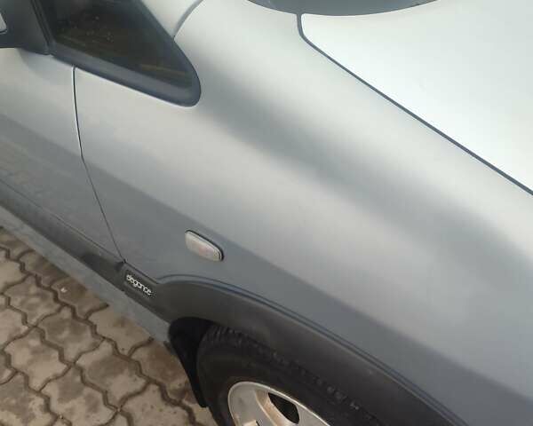 Серый Опель Зафира, объемом двигателя 2 л и пробегом 300 тыс. км за 3000 $, фото 1 на Automoto.ua