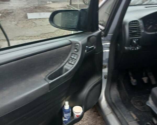 Серый Опель Зафира, объемом двигателя 2 л и пробегом 450 тыс. км за 3900 $, фото 1 на Automoto.ua