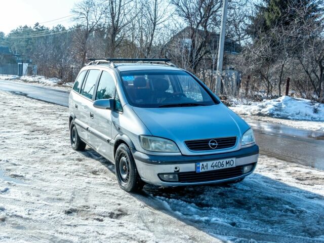 Серый Опель Зафира, объемом двигателя 2 л и пробегом 340 тыс. км за 2800 $, фото 1 на Automoto.ua