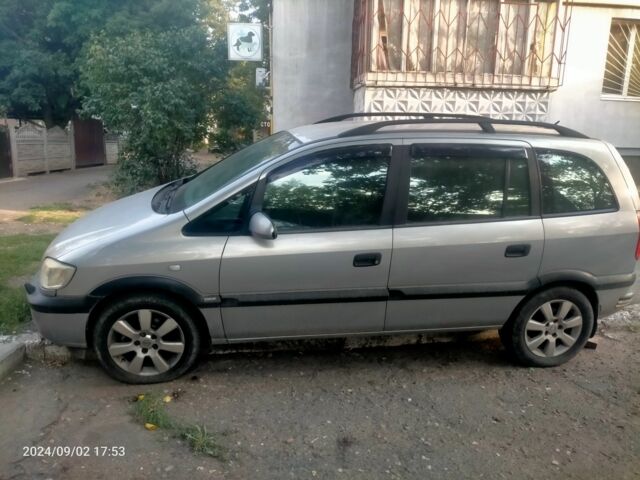 Серый Опель Зафира, объемом двигателя 1.8 л и пробегом 280 тыс. км за 140000 $, фото 1 на Automoto.ua