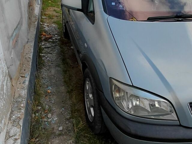 Серый Опель Зафира, объемом двигателя 2 л и пробегом 390 тыс. км за 4000 $, фото 1 на Automoto.ua