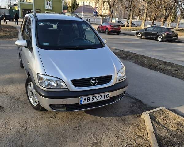 Серый Опель Зафира, объемом двигателя 2 л и пробегом 350 тыс. км за 4150 $, фото 1 на Automoto.ua
