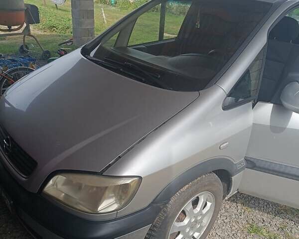 Серый Опель Зафира, объемом двигателя 2 л и пробегом 356 тыс. км за 3200 $, фото 1 на Automoto.ua