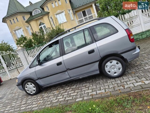 Серый Опель Зафира, объемом двигателя 2 л и пробегом 363 тыс. км за 2100 $, фото 1 на Automoto.ua