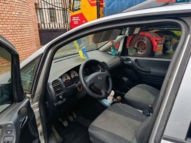 Сірий Опель Зафіра, об'ємом двигуна 2.2 л та пробігом 389 тис. км за 3300 $, фото 1 на Automoto.ua