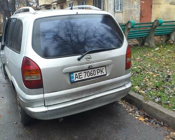 Сірий Опель Зафіра, об'ємом двигуна 2.2 л та пробігом 300 тис. км за 4000 $, фото 1 на Automoto.ua