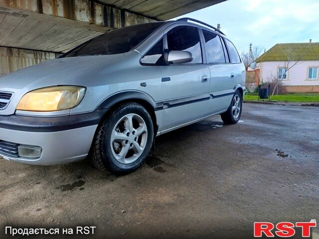 Серый Опель Зафира, объемом двигателя 2.2 л и пробегом 300 тыс. км за 4500 $, фото 1 на Automoto.ua