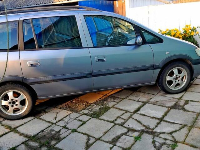 Серый Опель Зафира, объемом двигателя 1.8 л и пробегом 192 тыс. км за 3800 $, фото 1 на Automoto.ua