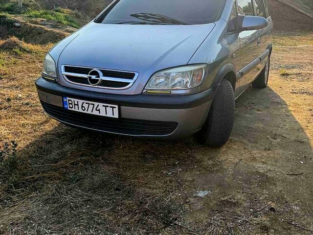 Серый Опель Зафира, объемом двигателя 2.2 л и пробегом 333 тыс. км за 3700 $, фото 1 на Automoto.ua