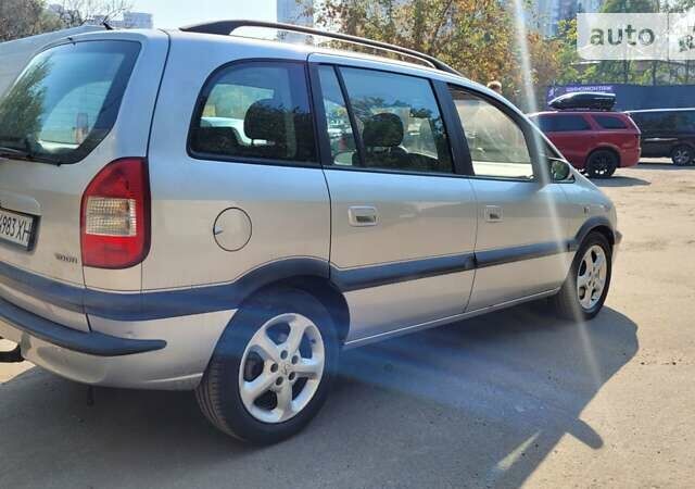 Серый Опель Зафира, объемом двигателя 2.2 л и пробегом 277 тыс. км за 2700 $, фото 1 на Automoto.ua