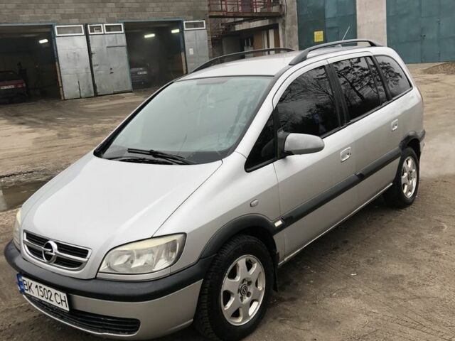 Серый Опель Зафира, объемом двигателя 2 л и пробегом 300 тыс. км за 3550 $, фото 1 на Automoto.ua