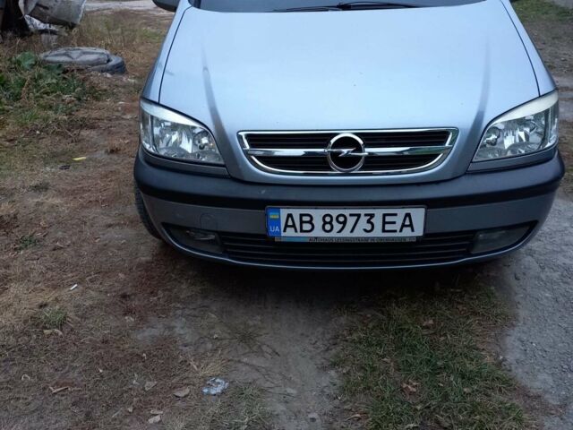 Серый Опель Зафира, объемом двигателя 2.2 л и пробегом 330 тыс. км за 4750 $, фото 1 на Automoto.ua