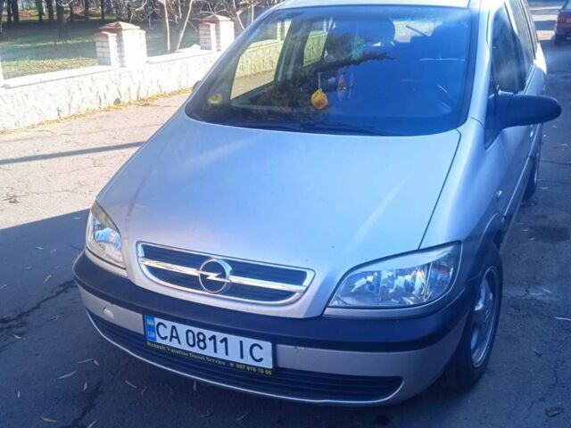 Сірий Опель Зафіра, об'ємом двигуна 2.2 л та пробігом 190 тис. км за 5000 $, фото 1 на Automoto.ua