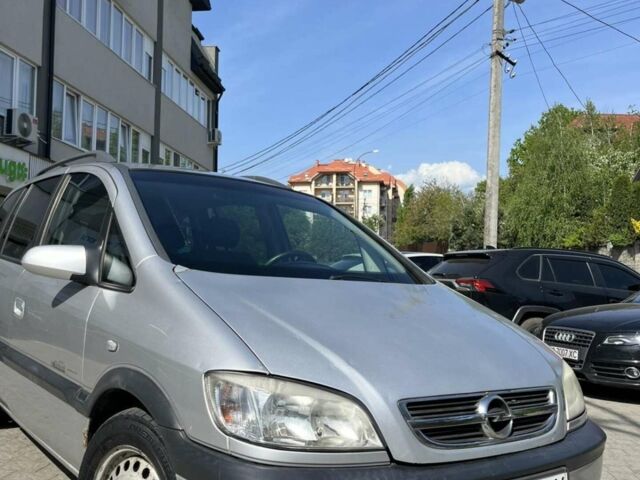 Серый Опель Зафира, объемом двигателя 2 л и пробегом 300 тыс. км за 3900 $, фото 1 на Automoto.ua