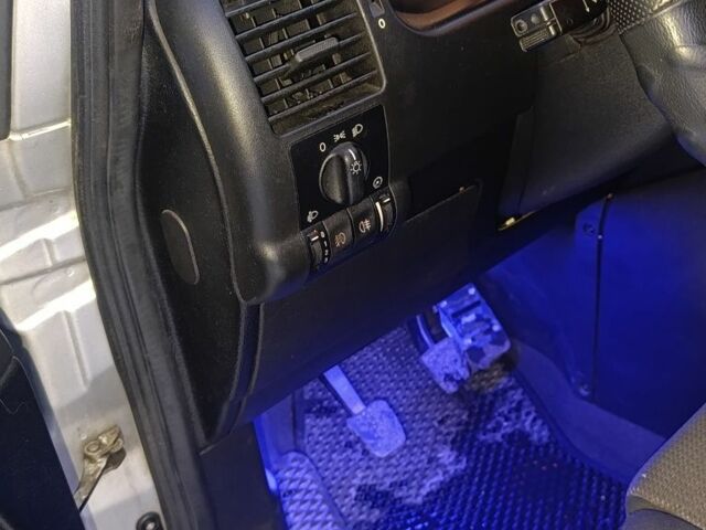 Серый Опель Зафира, объемом двигателя 2 л и пробегом 330 тыс. км за 3500 $, фото 1 на Automoto.ua