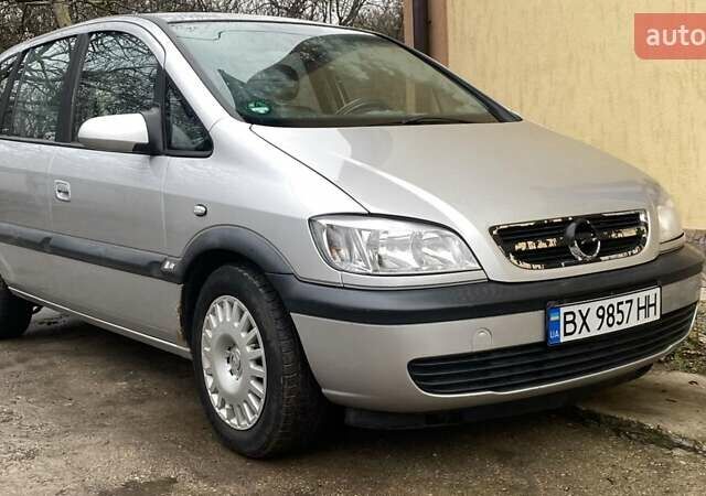 Серый Опель Зафира, объемом двигателя 1.8 л и пробегом 251 тыс. км за 4999 $, фото 1 на Automoto.ua