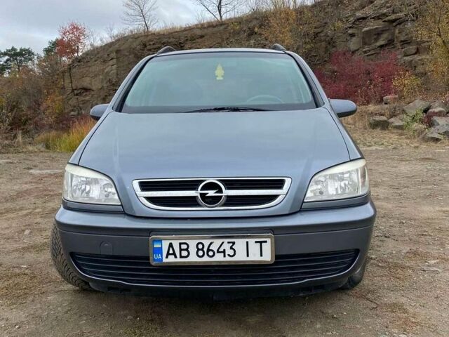 Серый Опель Зафира, объемом двигателя 1.8 л и пробегом 239 тыс. км за 5500 $, фото 1 на Automoto.ua