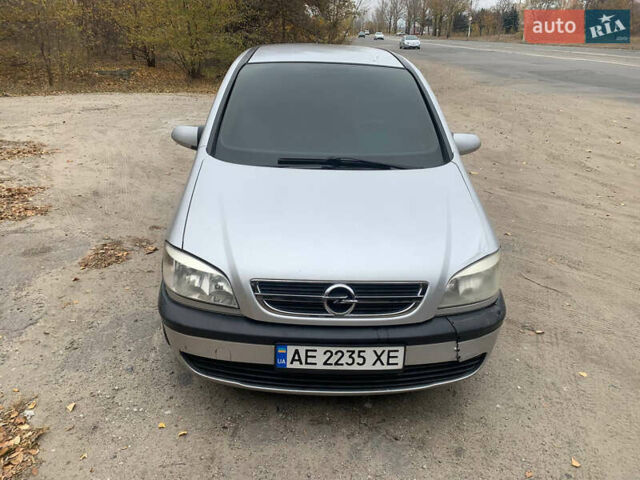 Серый Опель Зафира, объемом двигателя 0 л и пробегом 285 тыс. км за 3250 $, фото 1 на Automoto.ua