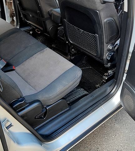 Сірий Опель Зафіра, об'ємом двигуна 2 л та пробігом 427 тис. км за 4800 $, фото 1 на Automoto.ua