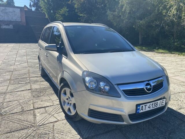 Сірий Опель Зафіра, об'ємом двигуна 1.6 л та пробігом 324 тис. км за 4700 $, фото 1 на Automoto.ua